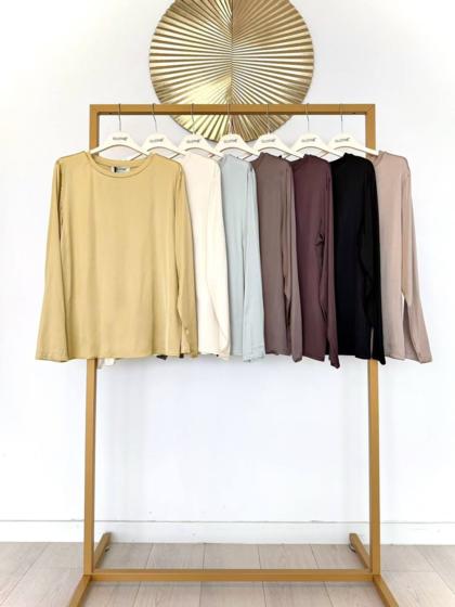 Italian wholesale black patterned women’s suit for resellers