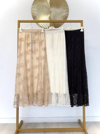 CLOTHÉ - Lace skirt