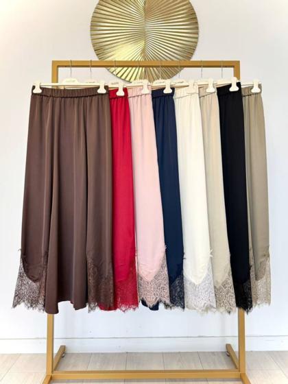 CLOTHÉ - Skirt with lace