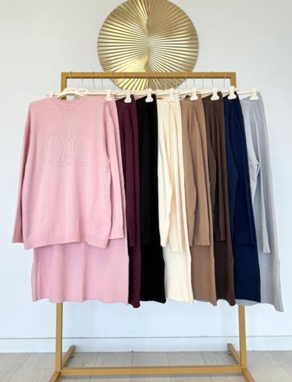 CLOTHÉ - Sweater and skirt set
