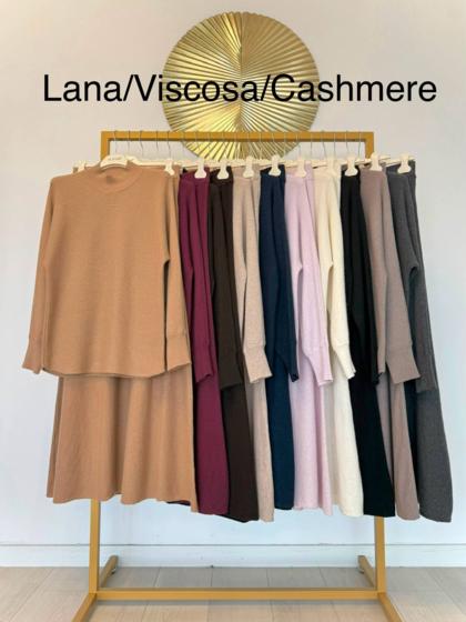CLOTHÉ - Sweater and skirt set