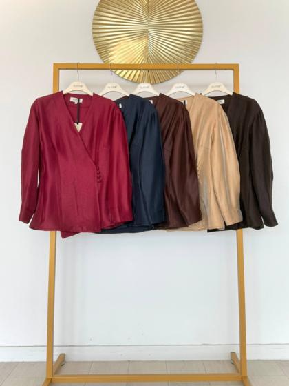 CLOTHÉ - Shirt with side buttons